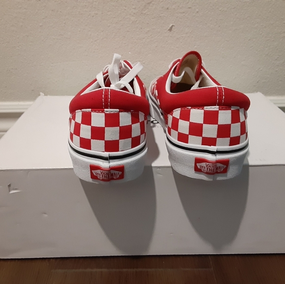 Vans - Picture 2 of 4
